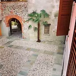 The Secret Garden In Piazza Del Popolo 16 Historical Center Arona