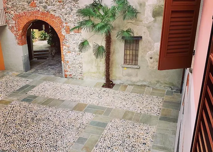 The Secret Garden In Piazza Del Popolo 16 Historical Center Arona